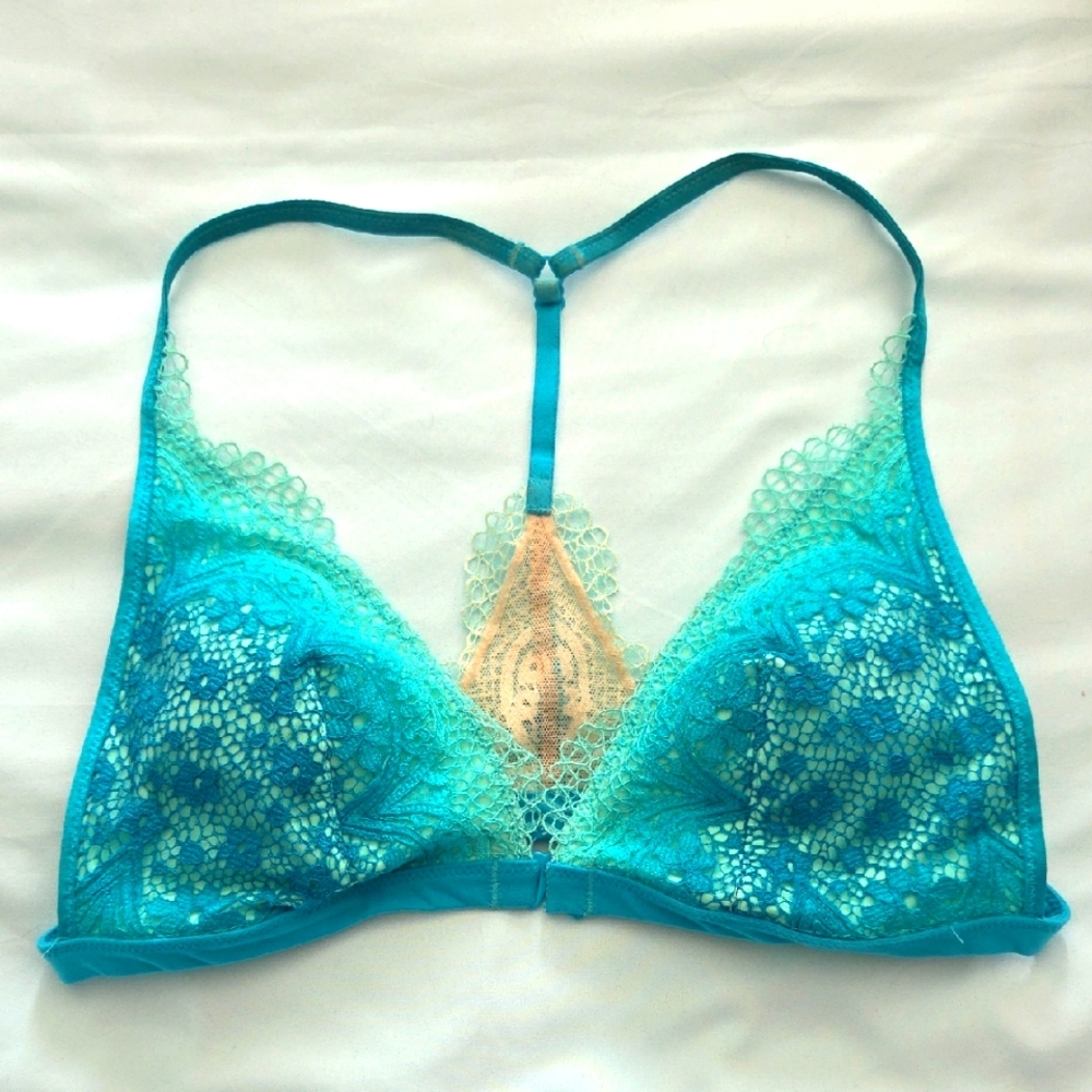 Victoria's Secrer Lace Bralette M